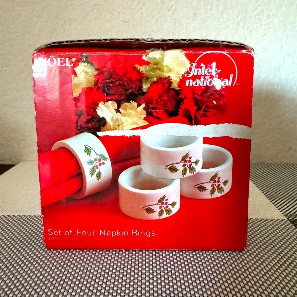 International Noel Napkin Rings
